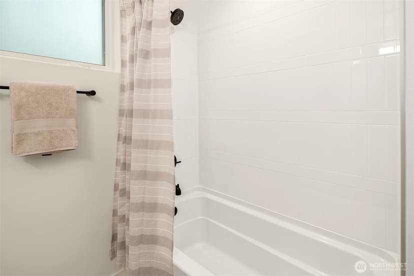 Property photo for 7018 8th Avenue NE, Seattle photo 22