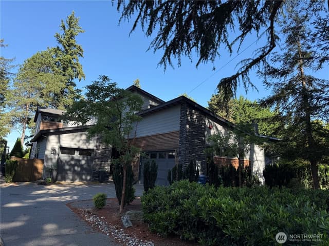 Property photo for 3237 74th Avenue SE, Mercer Island