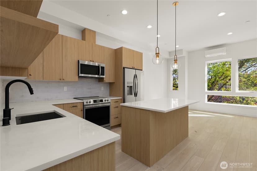 Property photo for 1535 19th Avenue, Seattle photo 5