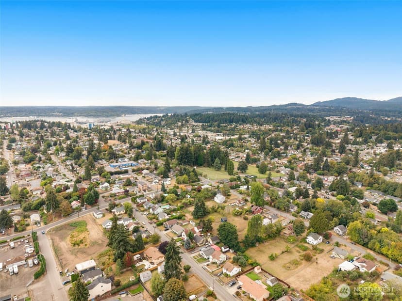 Property photo for 1532 Naval Avenue, Bremerton photo 32