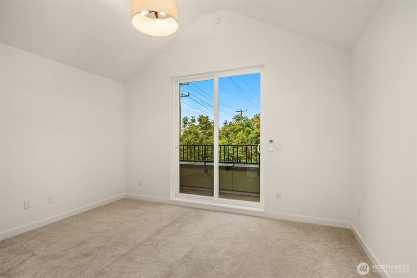 Property photo for 805 NE 71st Street, Seattle photo 14