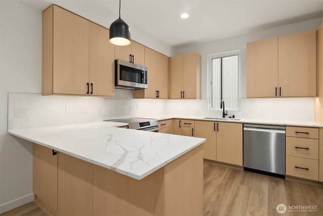 Property photo for 805 NE 71st Street, Seattle photo 5