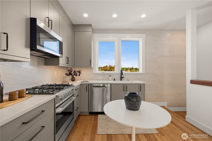 Property photo for 270 Fulton Street, Seattle photo 14