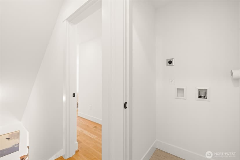 Property photo for 270 Fulton Street, Seattle photo 24