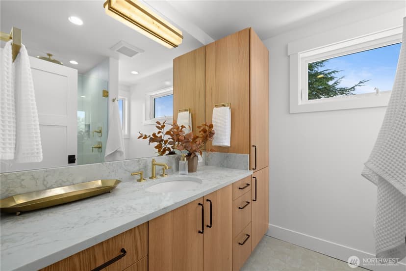 Property photo for 270 Fulton Street, Seattle photo 18