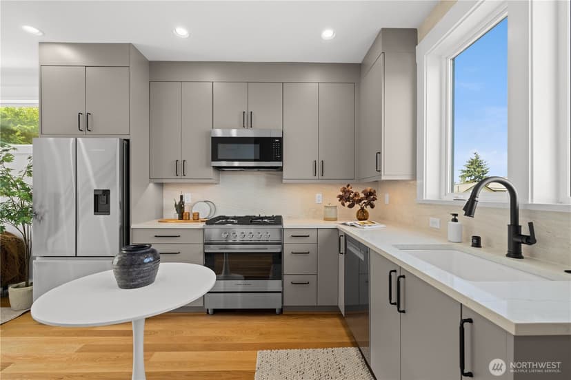 Property photo for 270 Fulton Street, Seattle photo 11