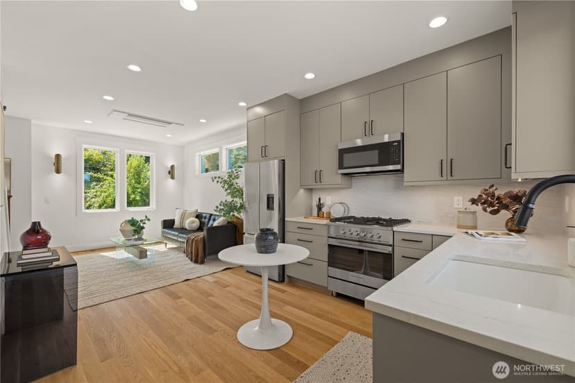 Property photo for 270 Fulton Street, Seattle photo 12