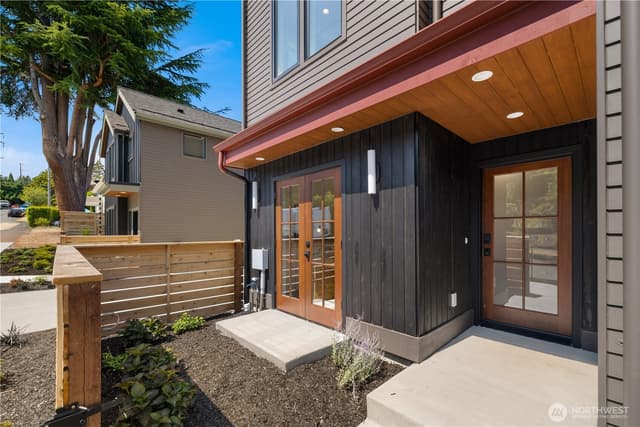 Property photo for 270 Fulton Street, Seattle photo 3