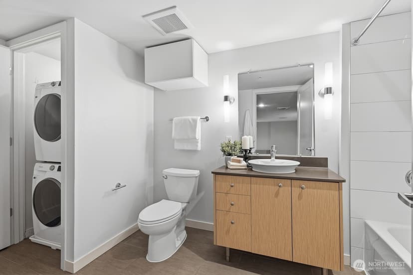 Property photo for 3104 Western Avenue #104, Seattle photo 19