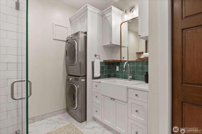 Property photo for 2337 N 61st Street, Seattle photo 31
