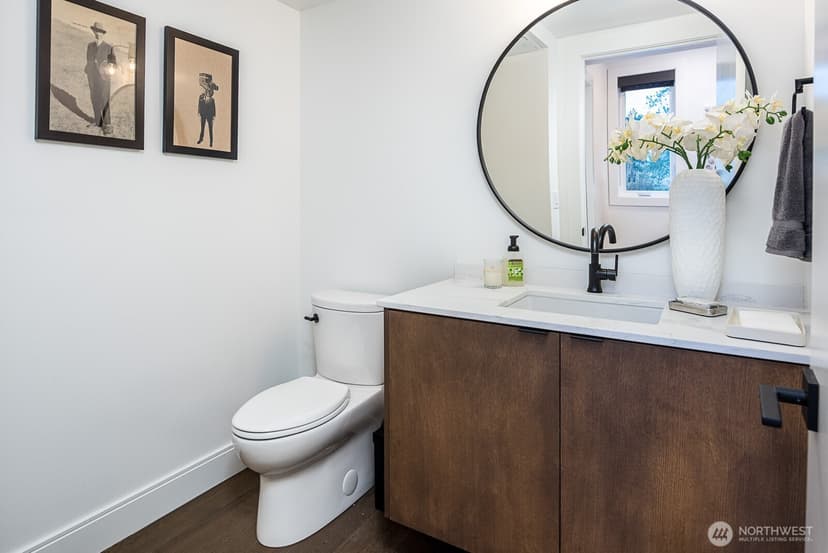 Property photo for 135 100th Avenue NE #135, Bellevue photo 13