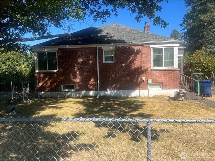 Property photo for 10456 18th Avenue S, Seattle photo 5