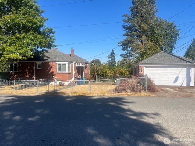 Property photo for 10456 18th Avenue S, Seattle photo 2