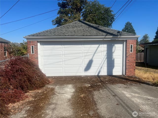 Property photo for 10456 18th Avenue S, Seattle photo 4