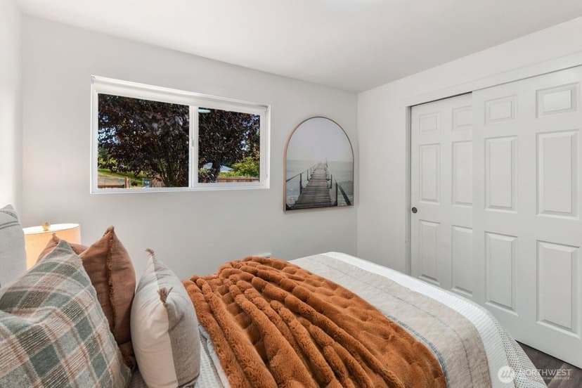 Property photo for 15215 8th Avenue NE, Shoreline photo 13