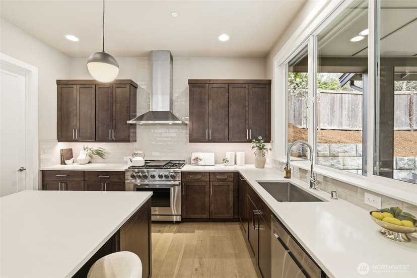 Property photo for 24387 NE 24th Street, Sammamish photo 12