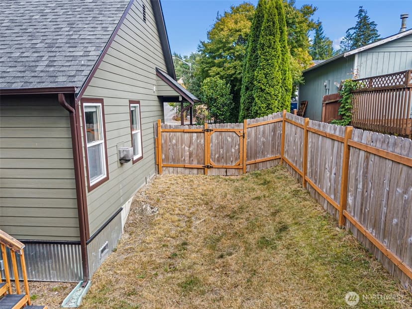 Property photo for 2008 Becky Avenue, Port Orchard photo 28