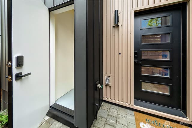 Property photo for 4511 A 34th Avenue S, Seattle photo 4