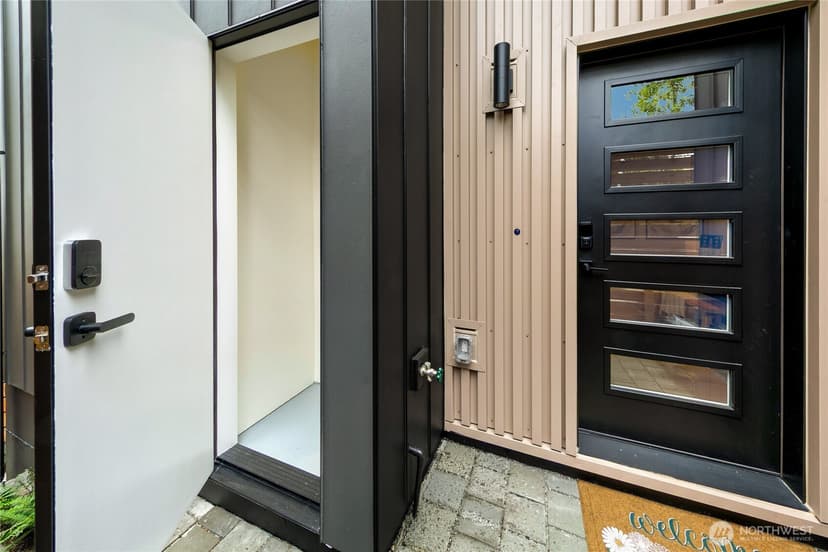Property photo for 4511 A 34th Avenue S, Seattle photo 4