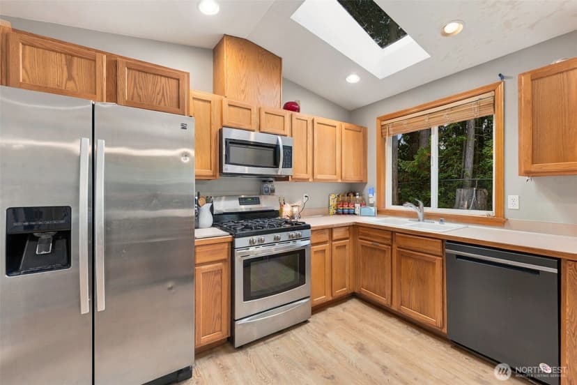 Property photo for 7721 Locust Avenue E, Bonney Lake photo 6