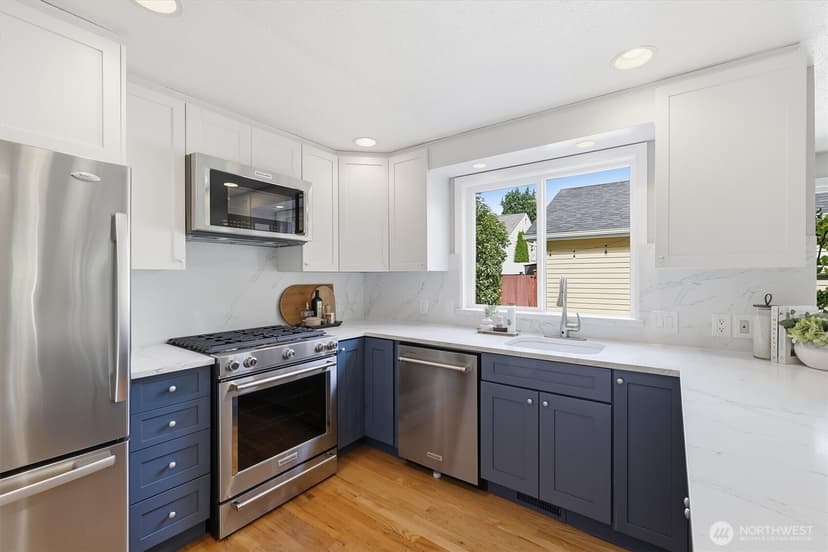 Property photo for 560 N 76th Street, Seattle photo 12