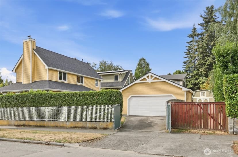 Property photo for 560 N 76th Street, Seattle photo 33