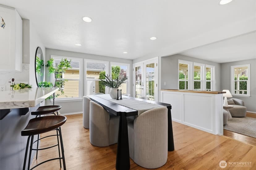 Property photo for 560 N 76th Street, Seattle photo 14