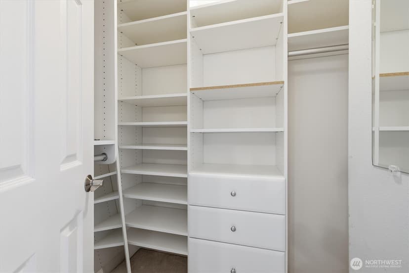 Property photo for 560 N 76th Street, Seattle photo 22