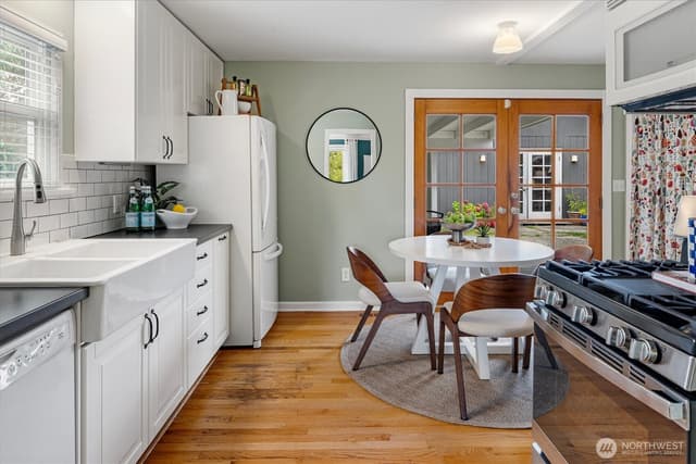 Property photo for 7915 34th Avenue SW, Seattle photo 5