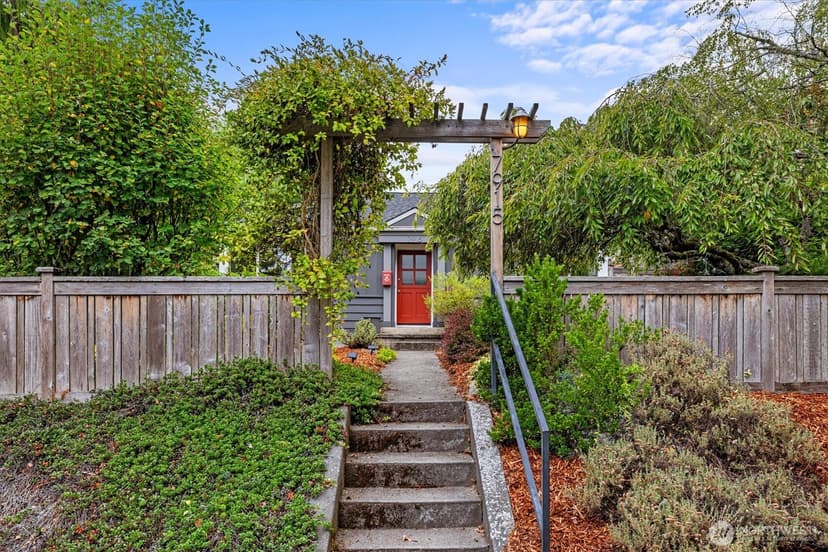 Property photo for 7915 34th Avenue SW, Seattle photo 23