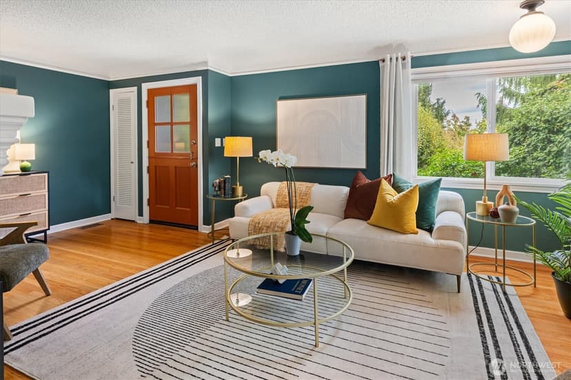 Property photo for 7915 34th Avenue SW, Seattle photo 4