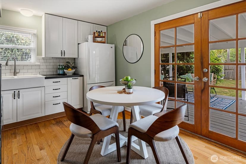 Property photo for 7915 34th Avenue SW, Seattle photo 6