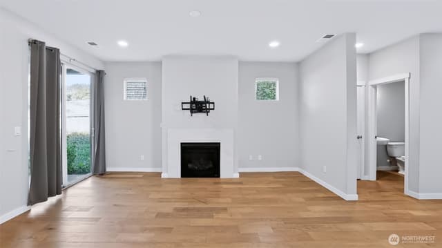 Property photo for 18801 124th Avenue SE, Renton photo 4