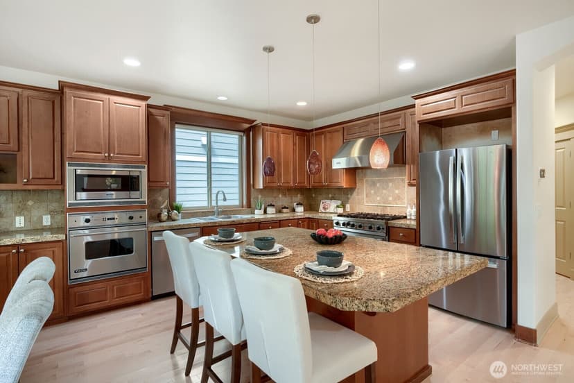 Property photo for 23527 NE 13th Place, Sammamish photo 12