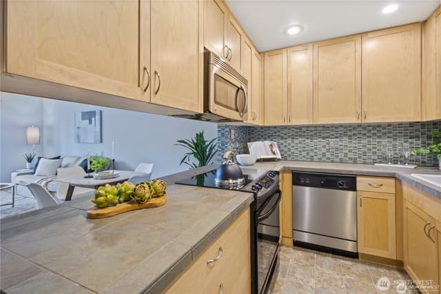 Property photo for 2610 118th Avenue SE #5-202, Bellevue photo 5