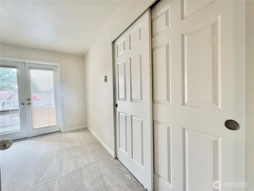 Property photo for 2610 118th Avenue SE #5-202, Bellevue photo 14
