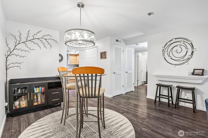 Property photo for 250 NW Dogwood Street #E104, Issaquah photo 4