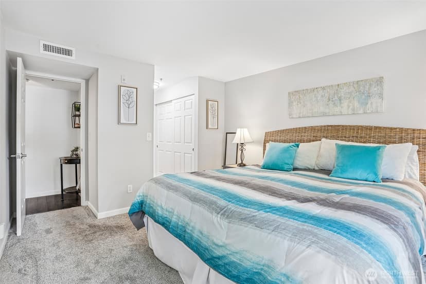 Property photo for 250 NW Dogwood Street #E104, Issaquah photo 14