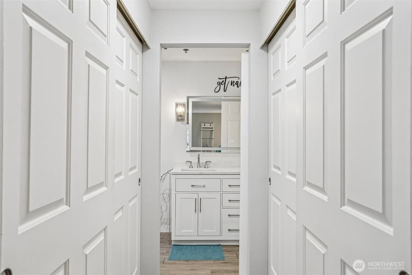 Property photo for 250 NW Dogwood Street #E104, Issaquah photo 16