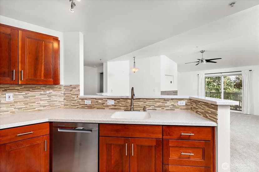 Property photo for 7711 NE 175th Street #308, Kenmore photo 10