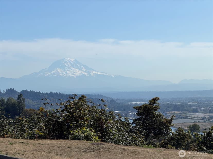Property photo for 2914 44th Avenue NE, Tacoma photo 3