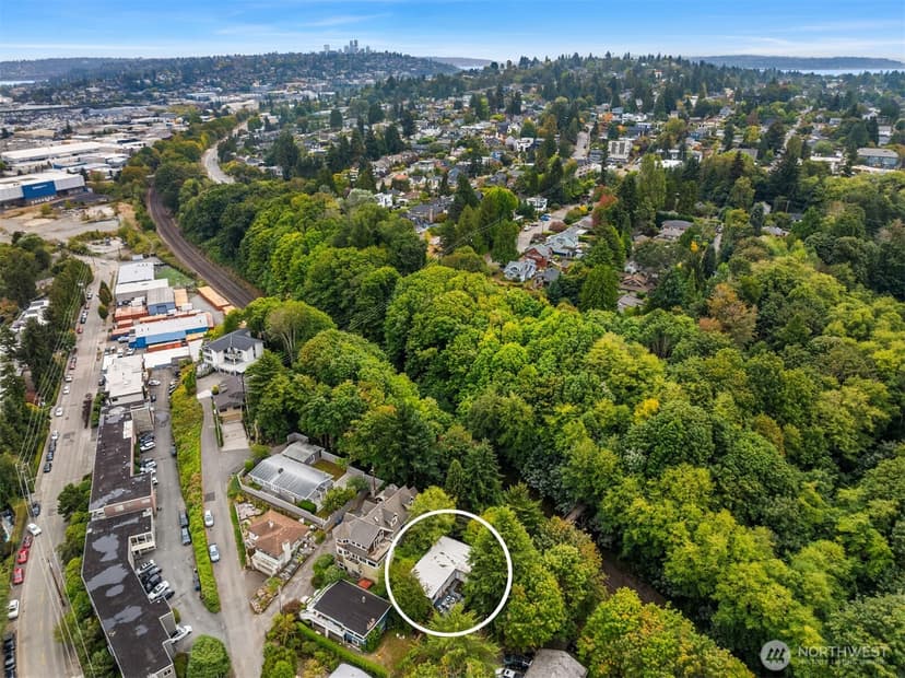 Property photo for 4626 33rd Avenue W, Seattle photo 36