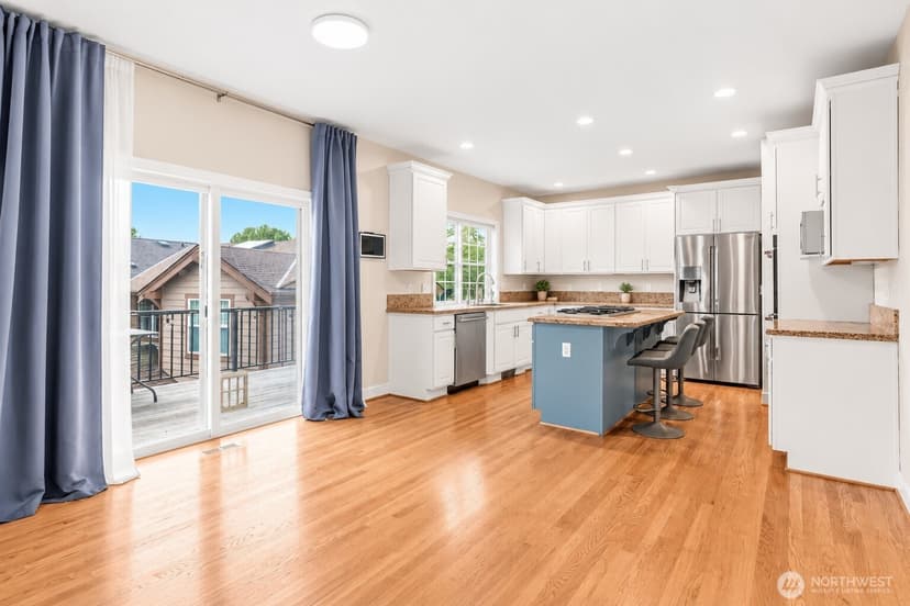 Property photo for 8218 NE 187th Way, Kenmore photo 12