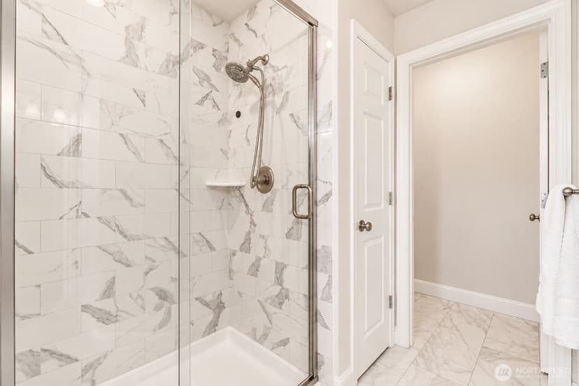 Property photo for 8218 NE 187th Way, Kenmore photo 24