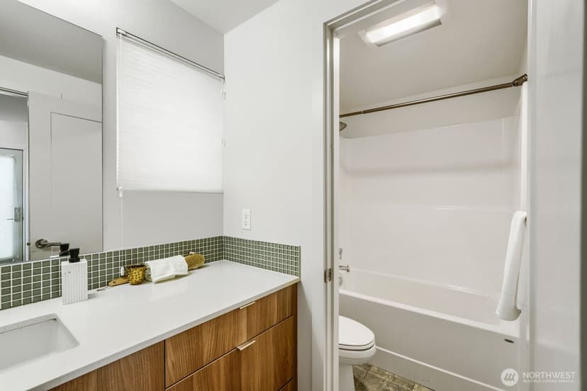 Property photo for 4224 6th Avenue NW, Seattle photo 25