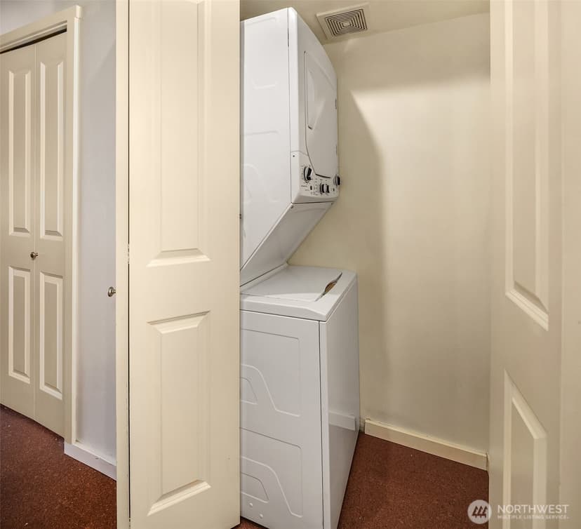 Property photo for 1707 Boylston Avenue #206, Seattle photo 8