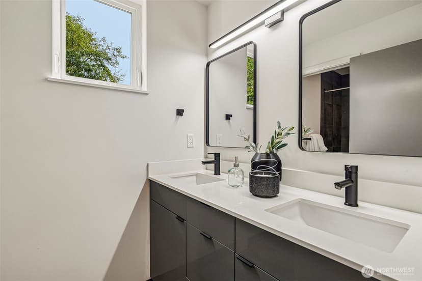Property photo for 731 S Southern Street #6, Seattle photo 22