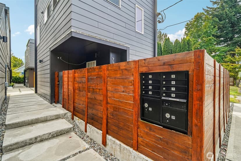 Property photo for 731 S Southern Street #6, Seattle photo 29