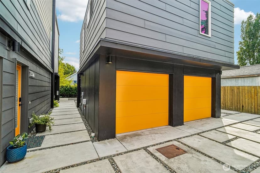 Property photo for 731 S Southern Street #6, Seattle photo 2
