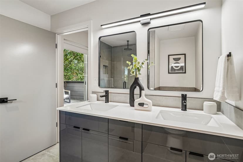 Property photo for 731 S Southern Street #6, Seattle photo 17